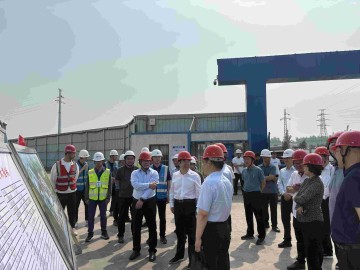 市人大常委会副主任荆建刚一行赴我公司监理的平顶山东部客运枢纽站项目进行调研