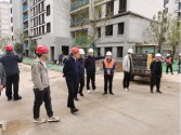 平发集团党委书记、董事长梅建英一行深入湛河春天项目工地，实地查看了工程进度、质量管控及安全生产工作